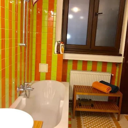 Chic & Central 2 Bedroom
