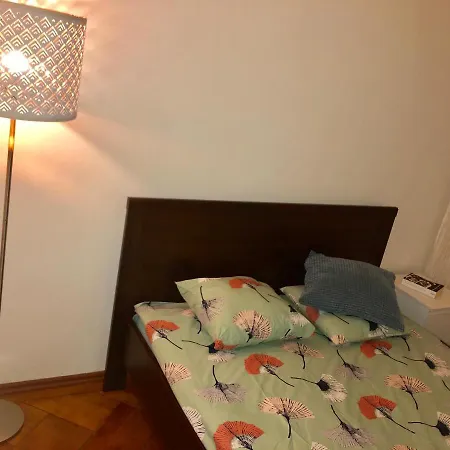 Chic & Central 2 Bedroom Apartment