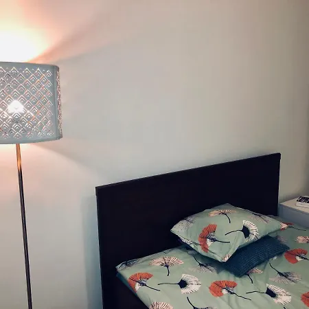 Chic & Central 2 Bedroom *