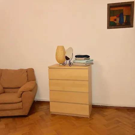 Chic & Central 2 Bedroom
