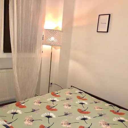 Chic & Central 2 Bedroom Bukarest