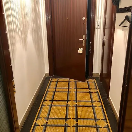 Chic & Central 2 Bedroom Apartment