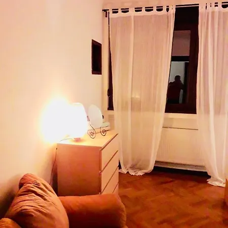 Apartment Chic & Central 2 Bedroom *