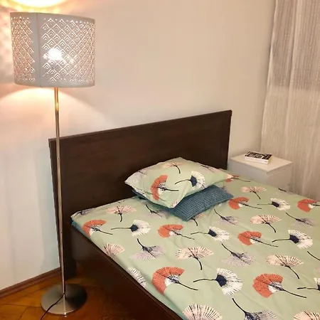 Διαμέρισμα Chic & Central 2 Bedroom *